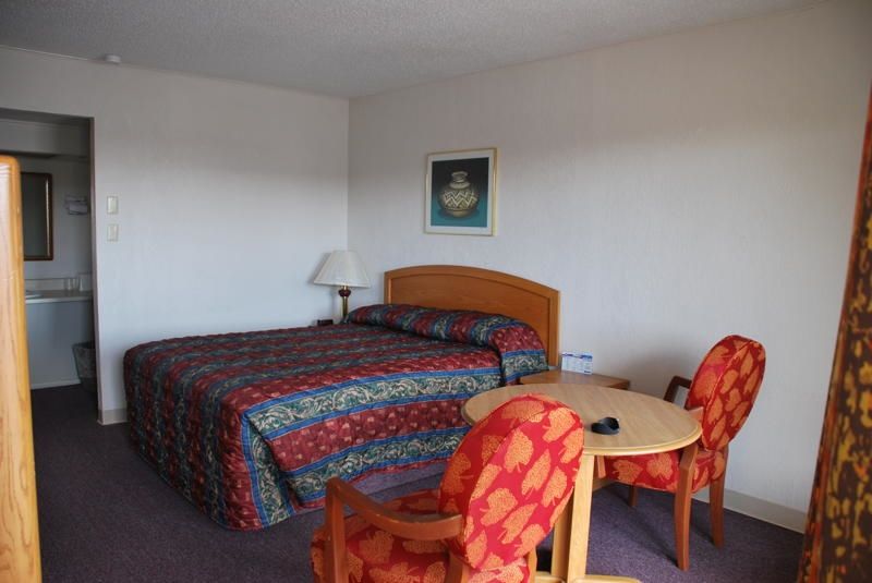 Thunderbird Motel Hillsboro Room photo